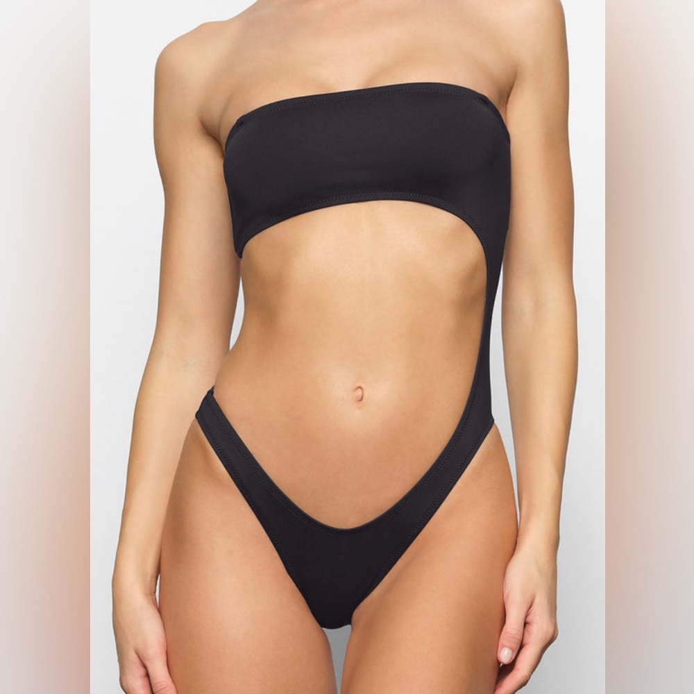 Skims onyx monokini Small NWT